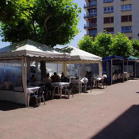 Pension "La Marina" Кастро-Урдиалес Екстериор снимка